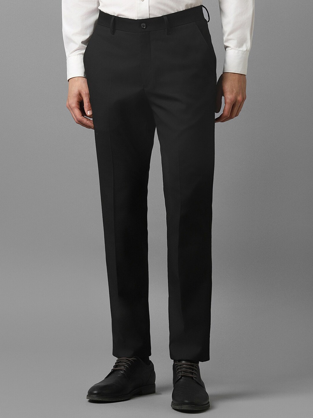 

Louis Philippe Men Slim Fit Formal Trousers, Black