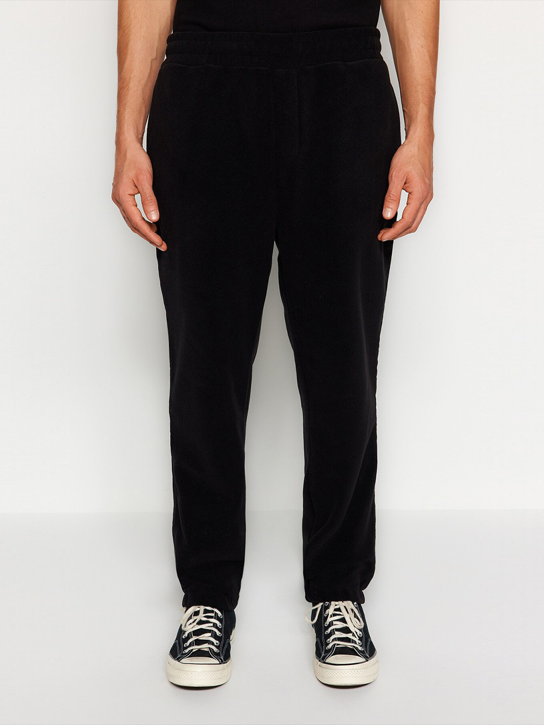 

Trendyol Men Mid-Rise Track Pants, Na