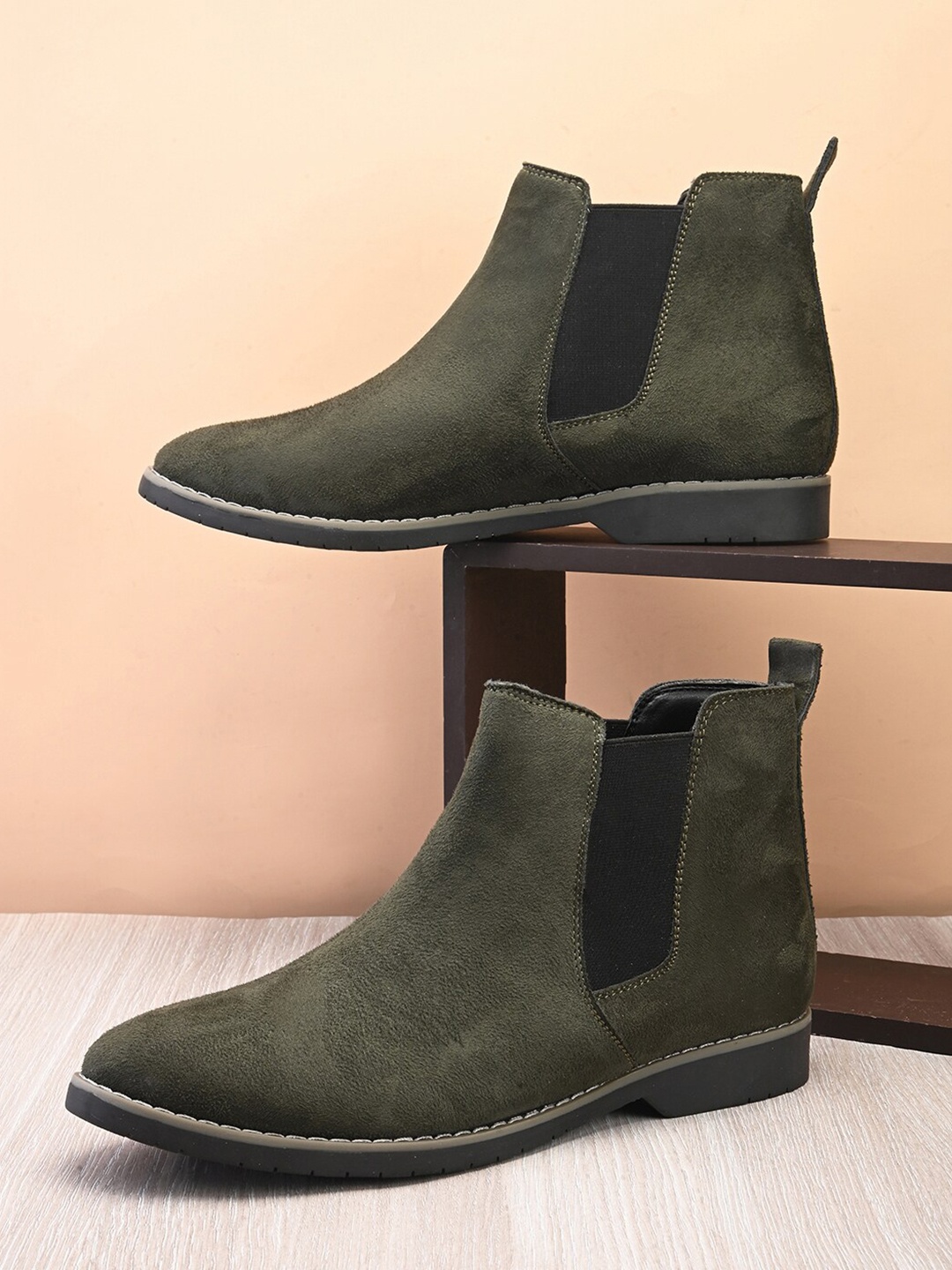 

The Roadster Lifestyle Co. Men Round Toe Mid-Top Chelsea Boots, Olive