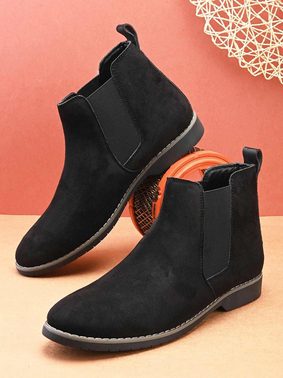 

The Roadster Lifestyle Co. Men Round Toe Mid-Top Chelsea Boots, Black
