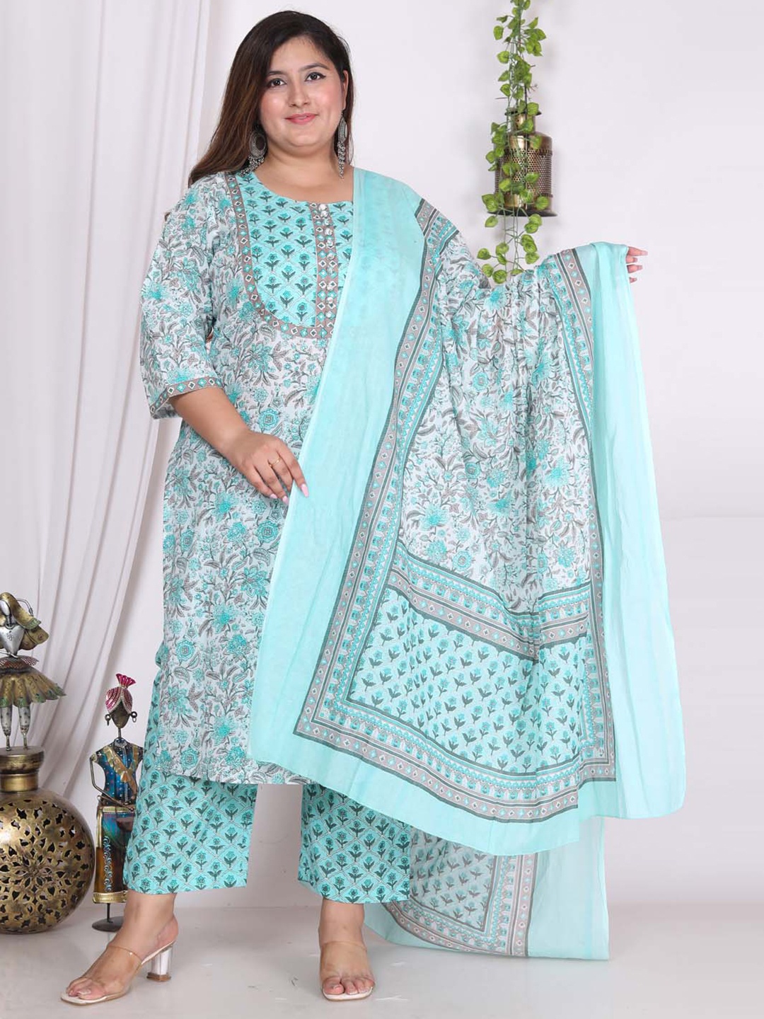 

Meena Bazaar Plus Size Ethnic Motifs Printed Regular Kurta With Trouser & Dupatta, Blue