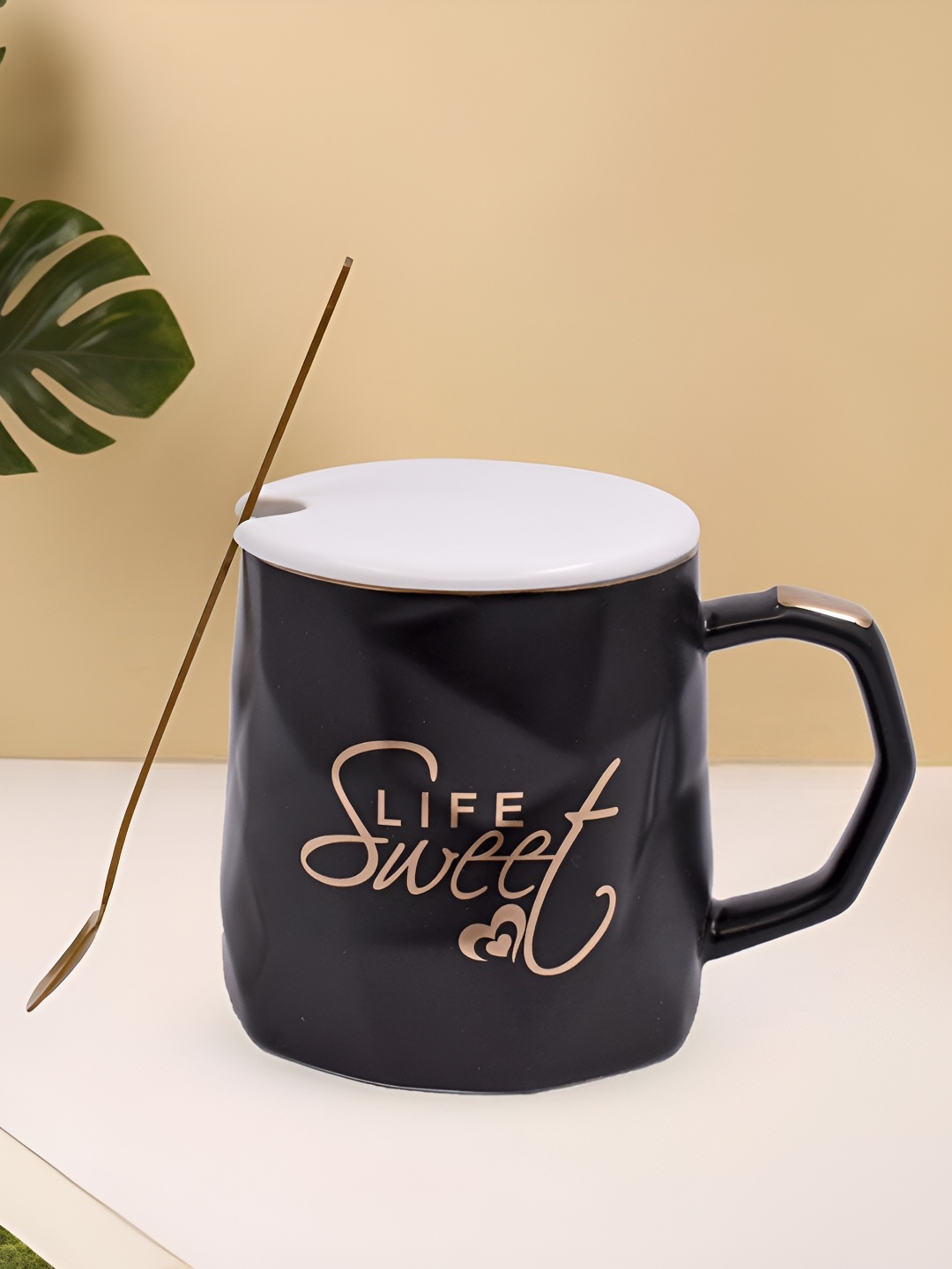 

Kookee Black & White Printed Ceramic Mug With Lid & Handle & Spoon 350 ML