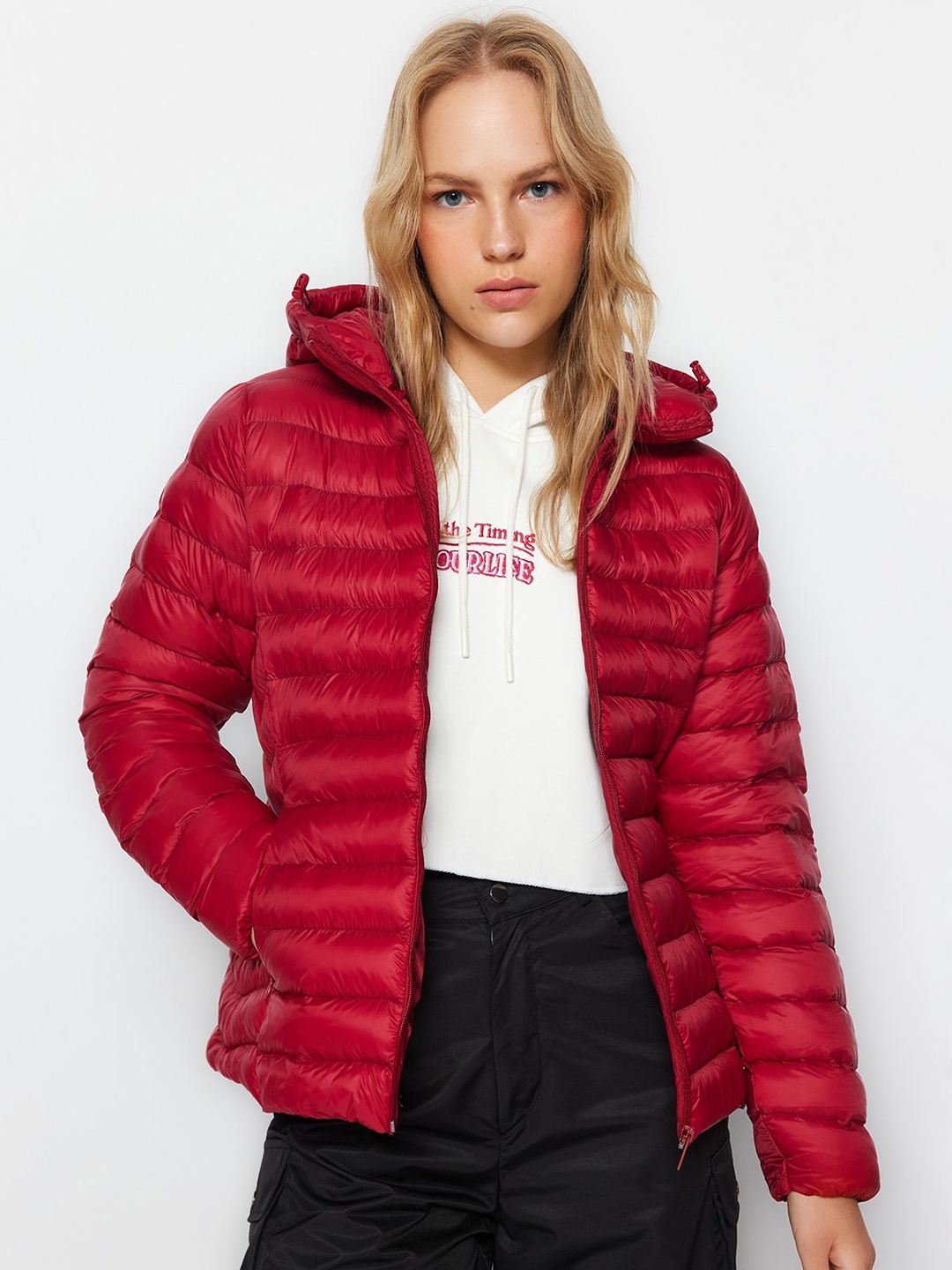 

Trendyol Hooded Neck Long Sleeves Zip Detail Puffer Jacket, Burgundy