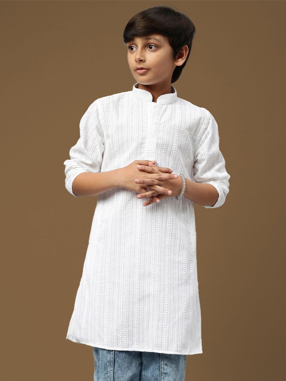 

Sanwara Boys Mandarin Collar Long Sleeves Side Slits Cotton Chikankari Kurta, White