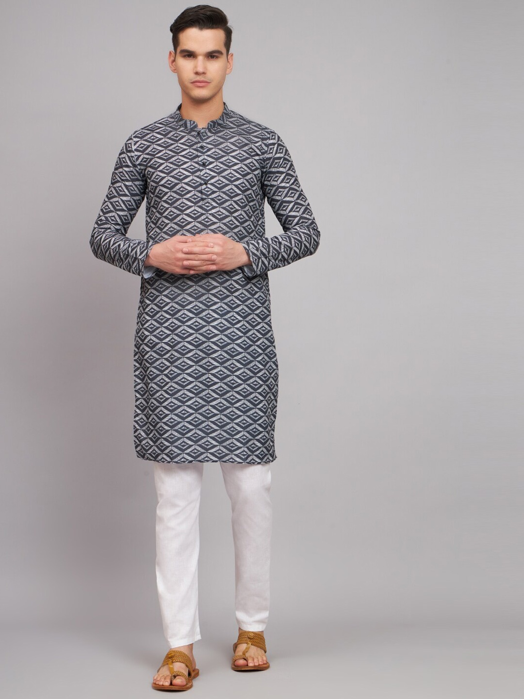 

Suktam Trendz Geometric Printed Mandarin Collar Linen Kurta, Navy blue