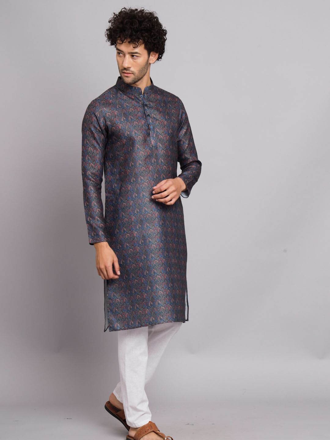 

Suktam Trendz Floral Printed Mandarin Collar Long Sleeves Linen Straight Kurta, Navy blue