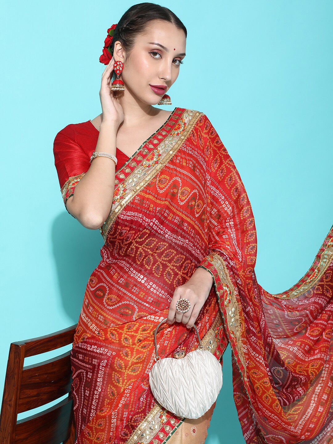 

KAVINDI Bandhani Printed Pure Chiffon Half and Half Bandhani Saree, Beige