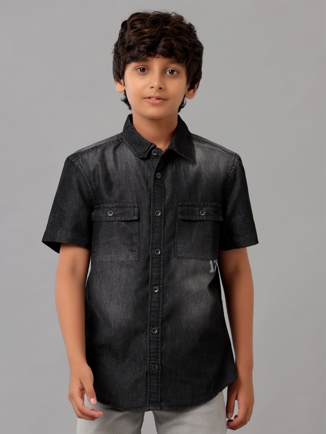 

UNDER FOURTEEN ONLY Boys Faded Short Sleeves Cotton Opaque Shacket, Black