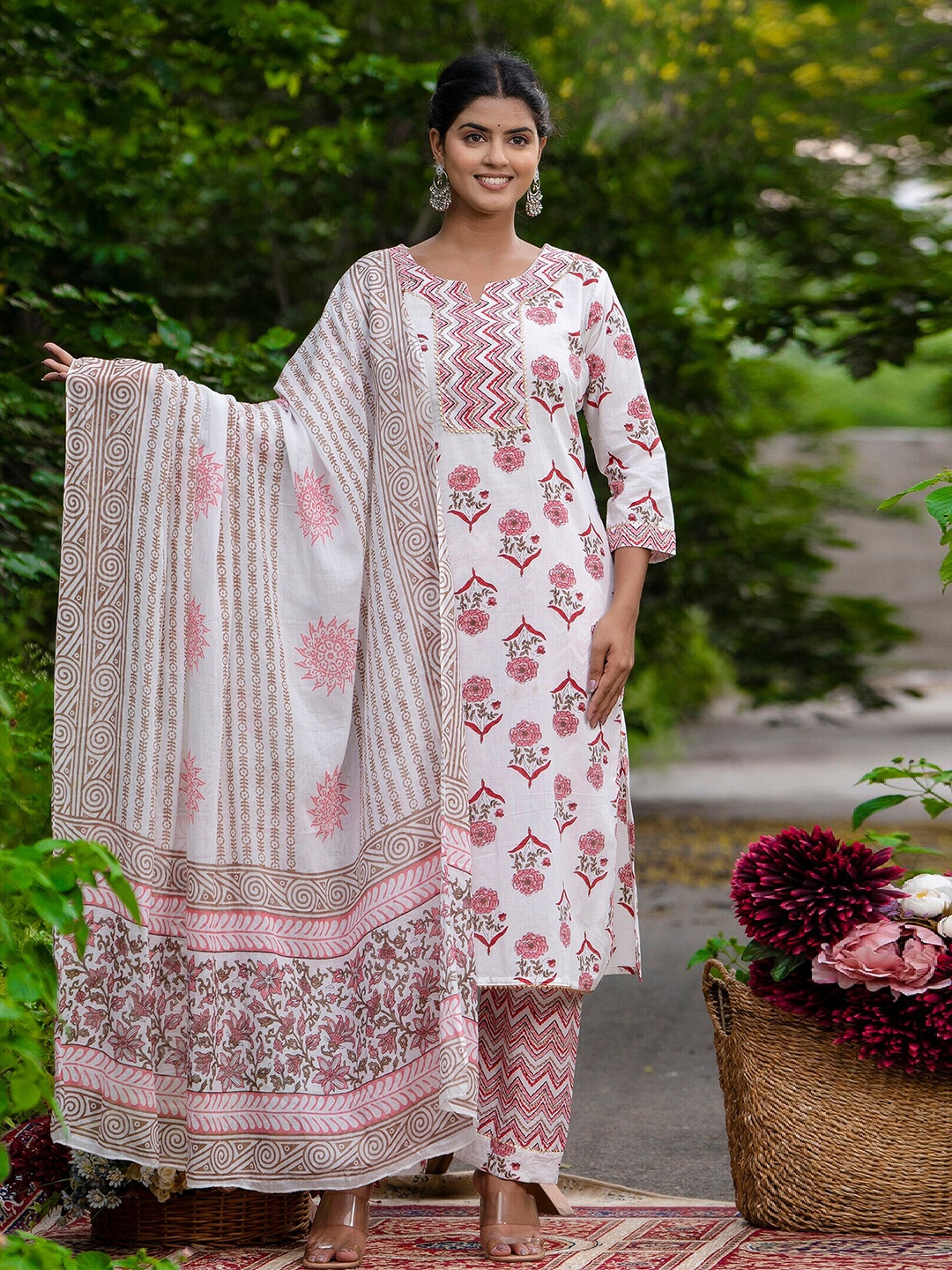 

SURHI Floral Printed Gotta Patti Straight Kurta With Palazzos & Dupatta, White