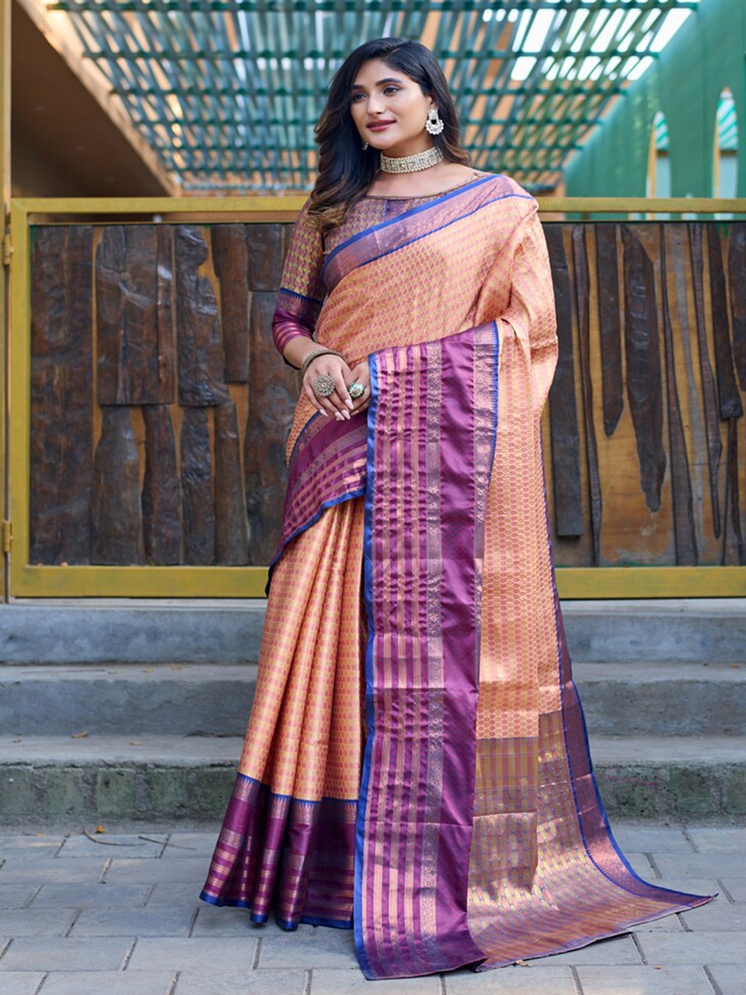 

Kandora Ethnic Motifs Woven Design Zari Banarasi Saree, Peach