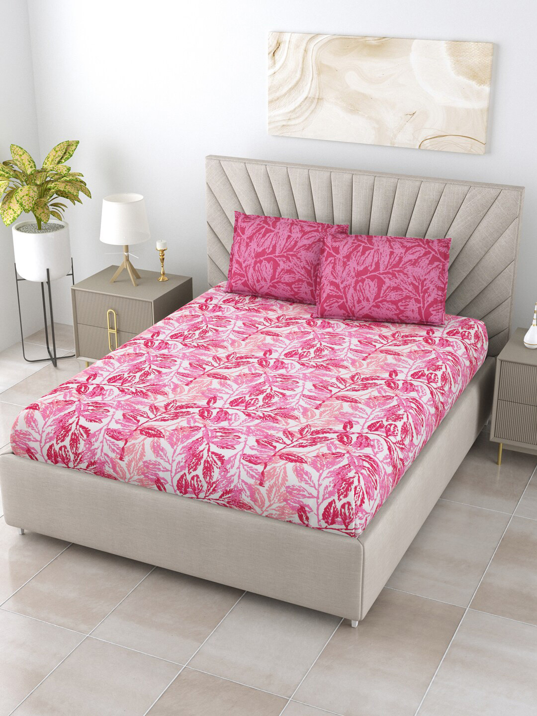 

BOMBAY DYEING Pink & White Floral Cotton 120 TC Queen Bedsheet With 2 Pillow Covers