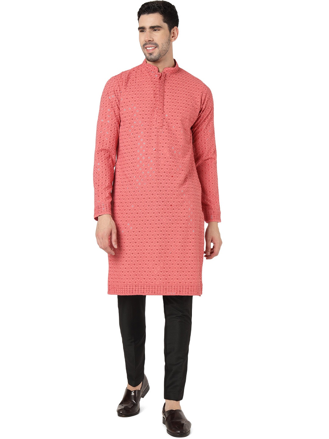 

Shiv Leela Geometric Thread Work Sequined Kurta, Peach