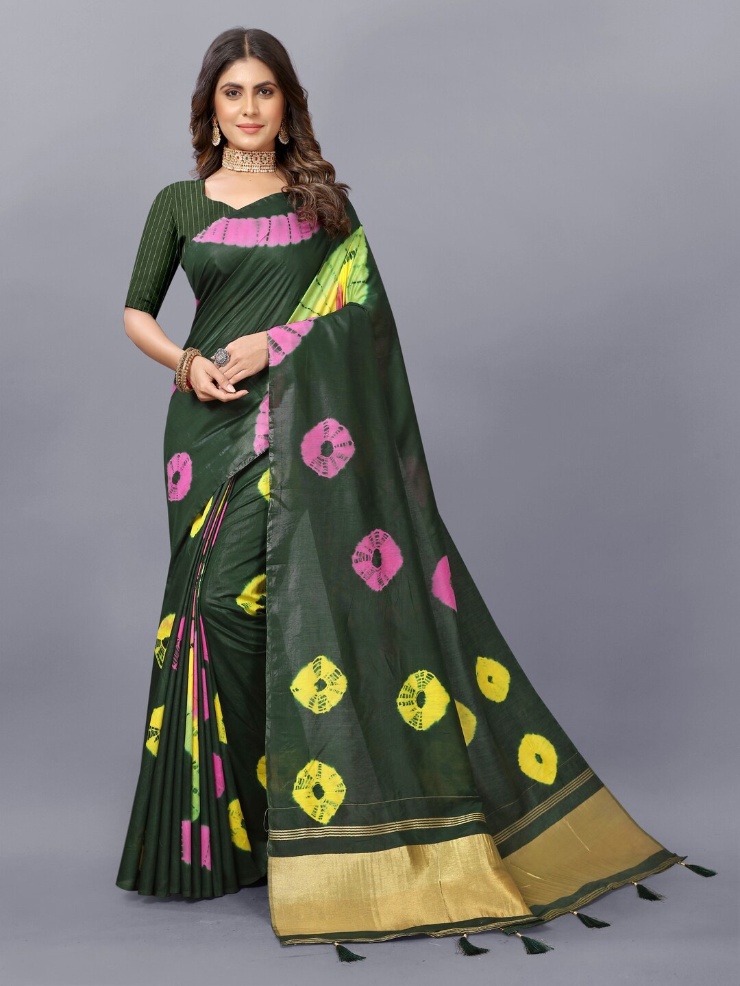 

Inithi Tie and Dye Silk Cotton Bandhani Saree, Green