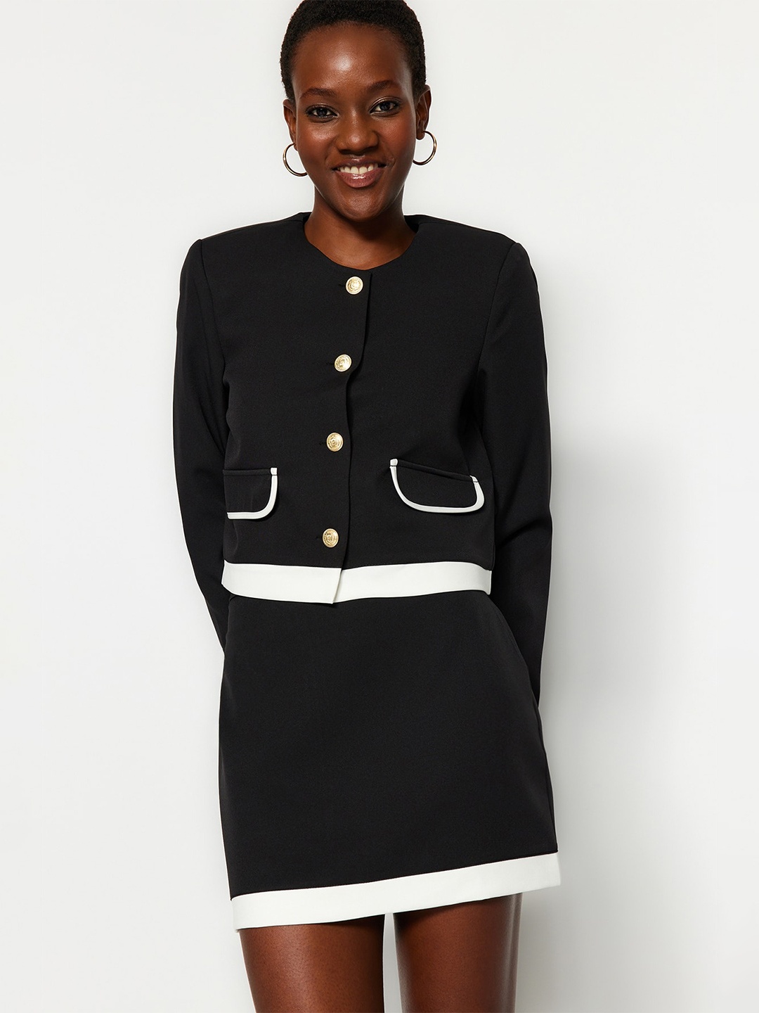 

Trendyol Collarless Long Sleeves Crop Tailored Jacket, Black