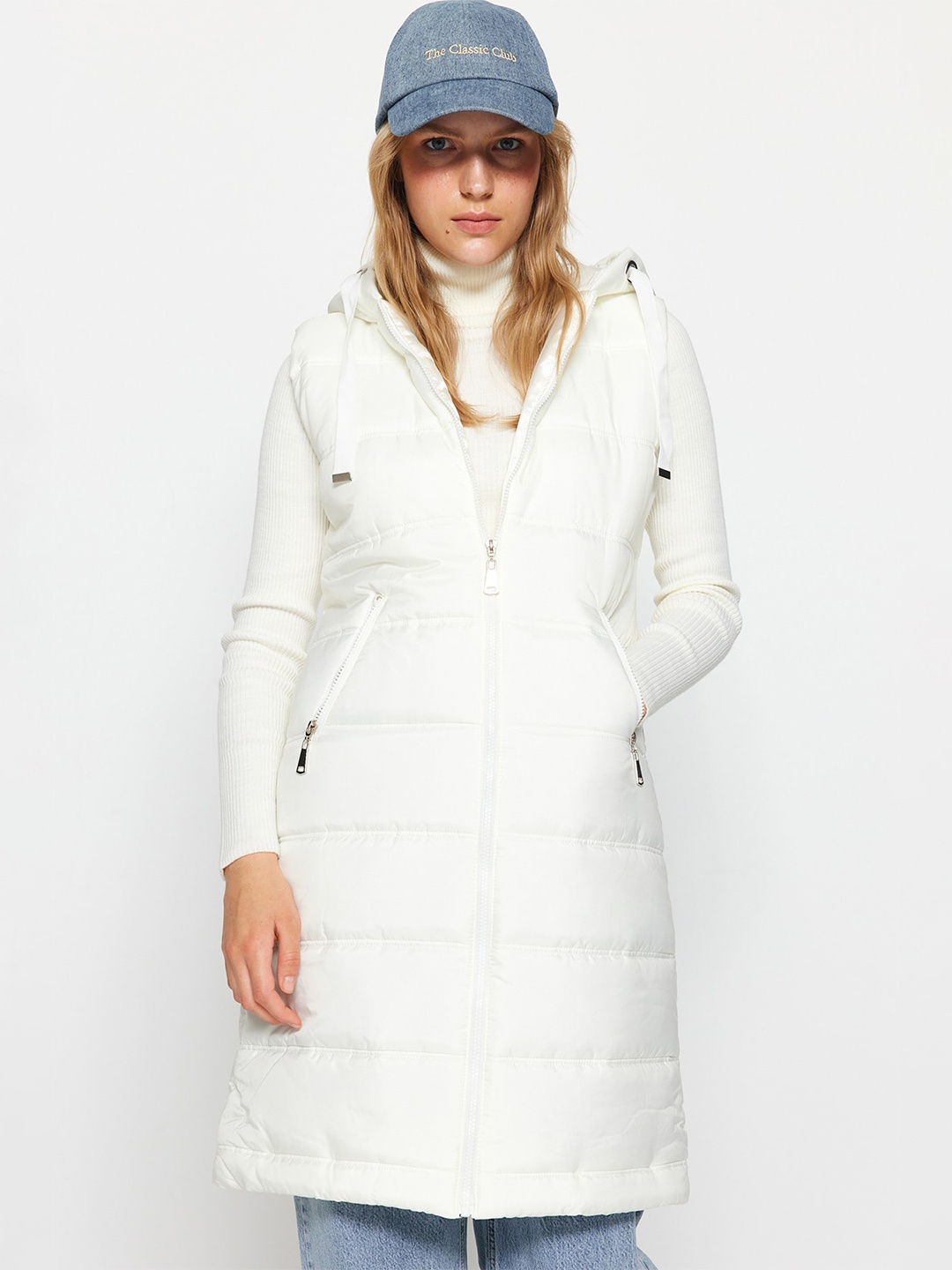 

Trendyol Hooded Neck Sleeveless Longline Puffer Jacket, White