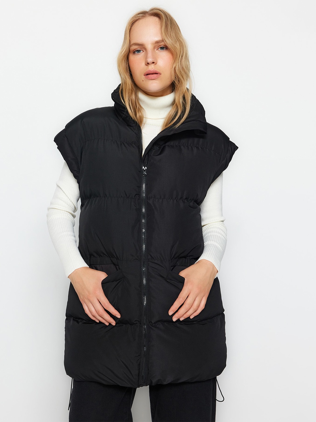 

Trendyol Mock Collar Sleeveless Zip Detail Puffer Jacket, Black