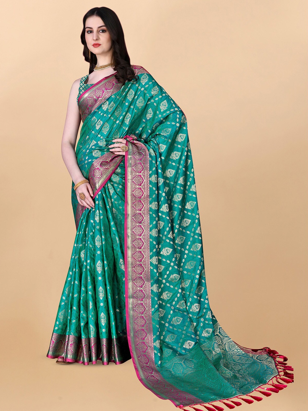 

OFLINE SELECTION Floral Zari Pure Silk Banarasi Saree, Green