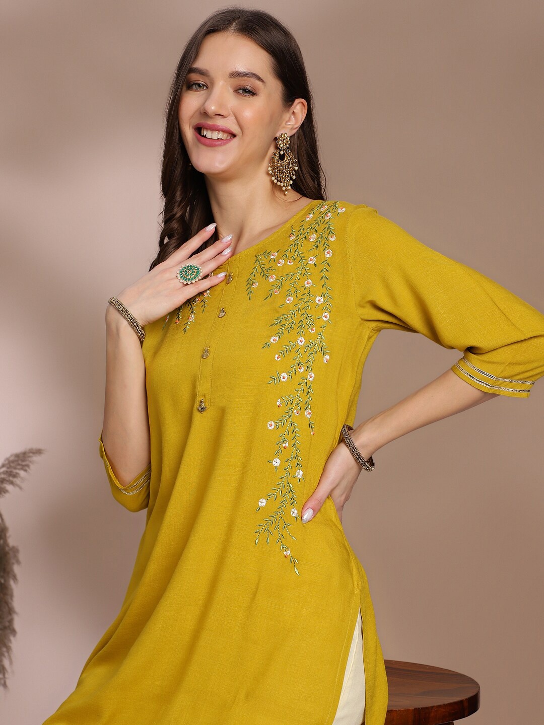 

Anouk Floral Embroidered Regular Kurta With Trousers, Yellow
