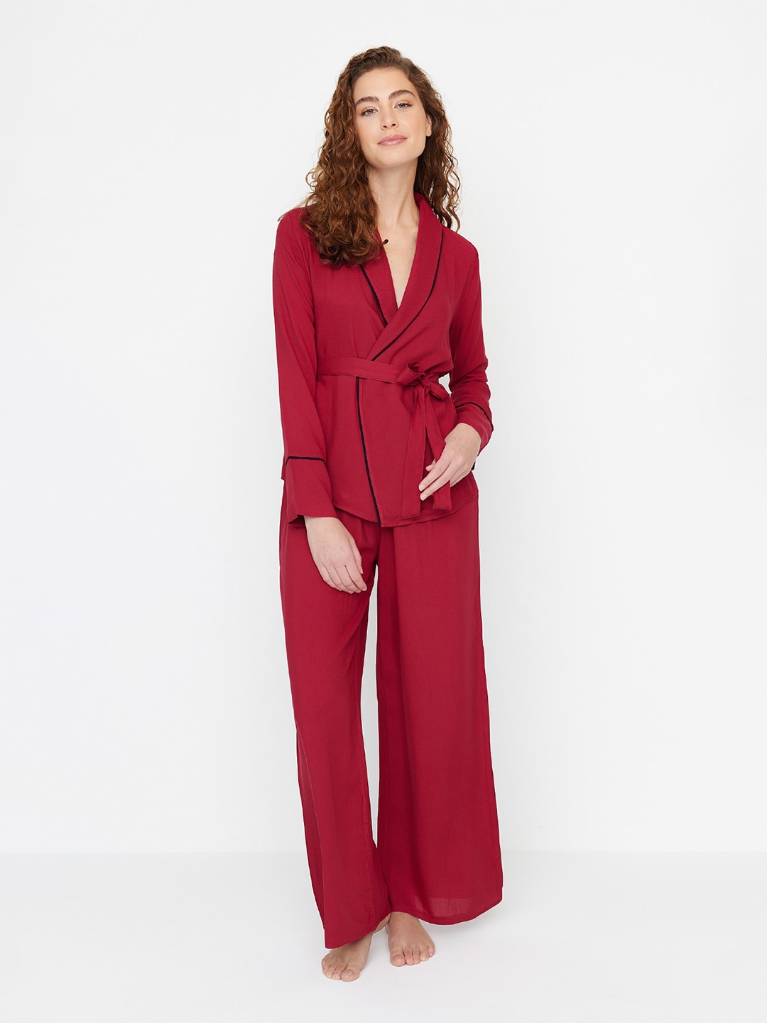 

Trendyol V-Neck Top & Pyjamas Night suit, Maroon