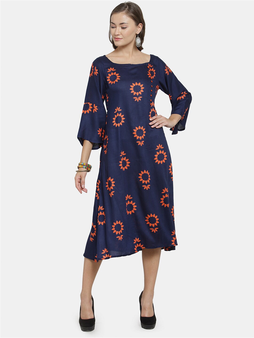 

Sayesha Quirky Printed Boat Neck Side Slits Kurta, Navy blue