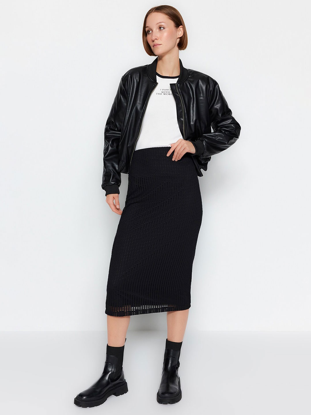 

Trendyol Self-Design Pencil Midi Skirts, Black