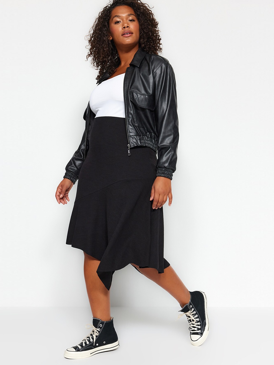 

Trendyol Flared Knee Length Skirts, Black