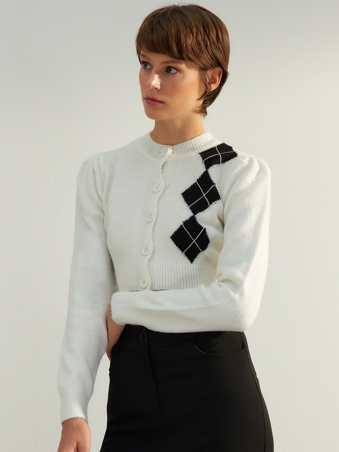 

Trendyol Round Neck Long Sleeves Printed Crop Cardigan, White