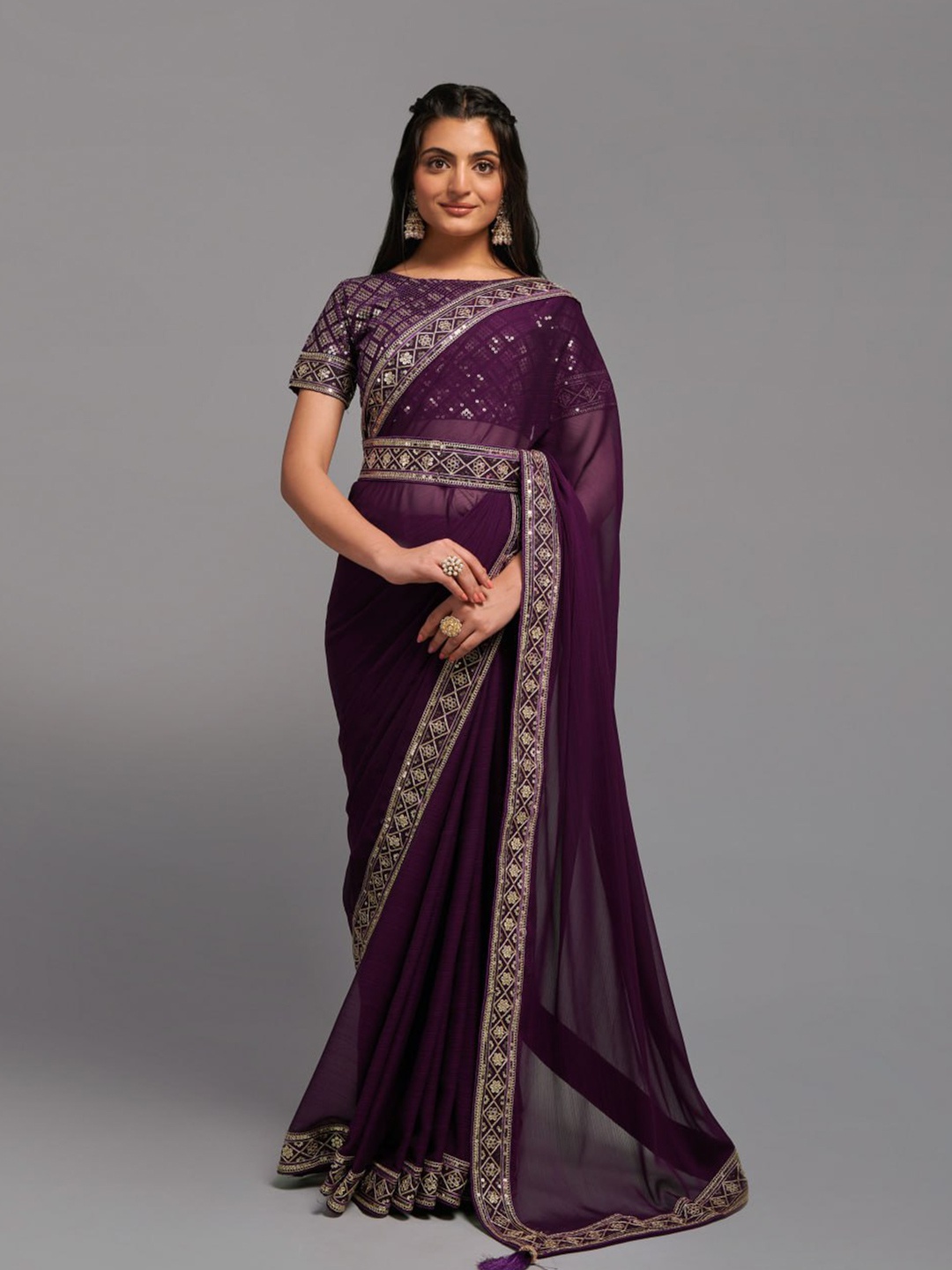 

AWRIYA Embellished Sequinned Belted Saree, Purple