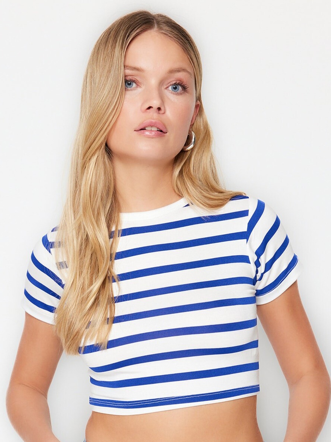 

Trendyol Striped Round Neck Crop Top, Na