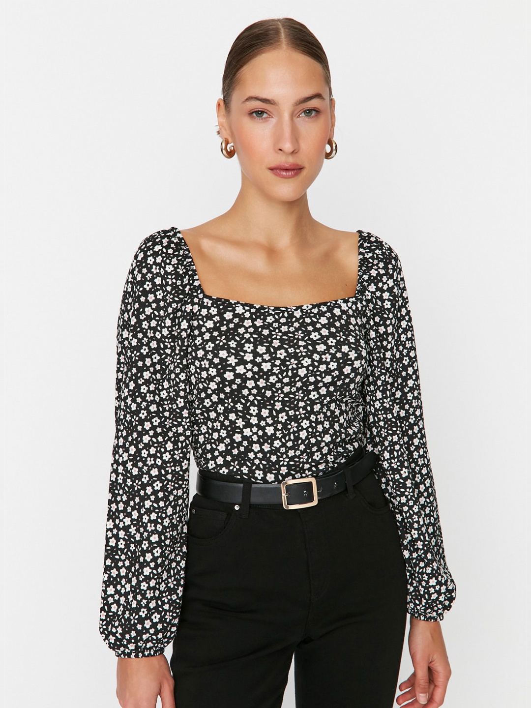 

Trendyol Floral Printed Square Neck Puffed Sleeves Top, Black