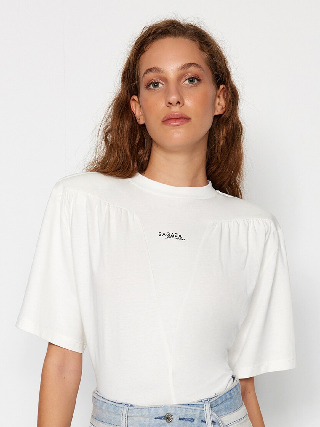 

Trendyol Round Neck Cotton Regular Fit T-shirt, White
