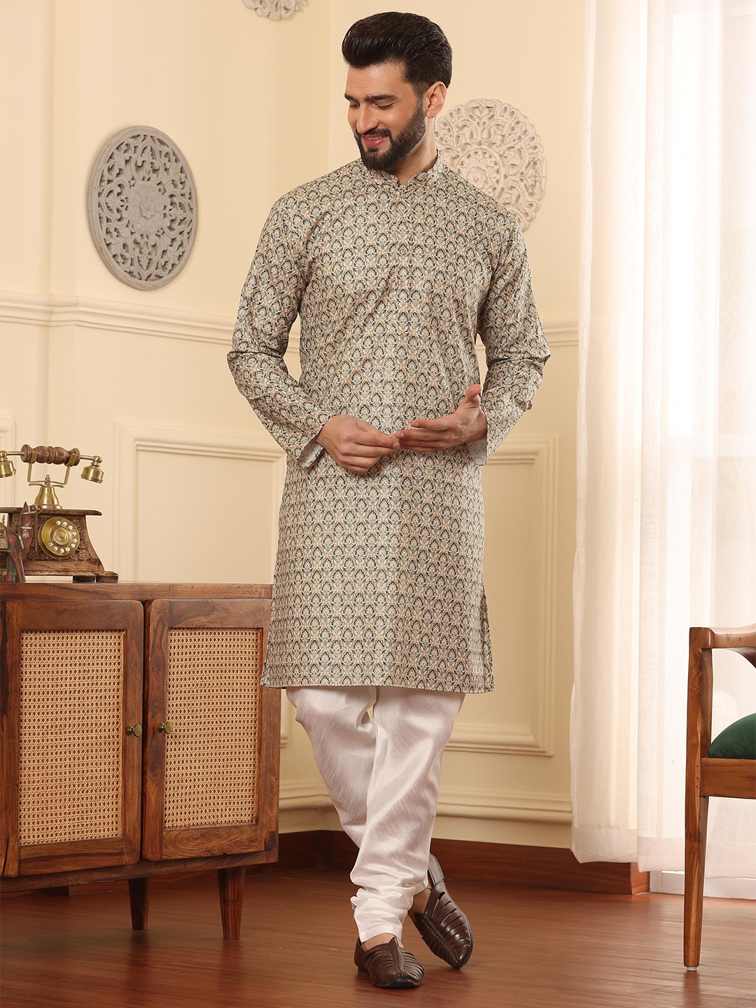 

Armaan Ethnic Ethnic Motifs Printed Mandarin Collar Straight Kurta With Churidar, Green