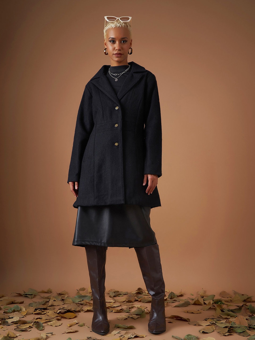 

SASSAFRAS Notched Lapel Collar Single-Breasted Longline Overcoat, Black