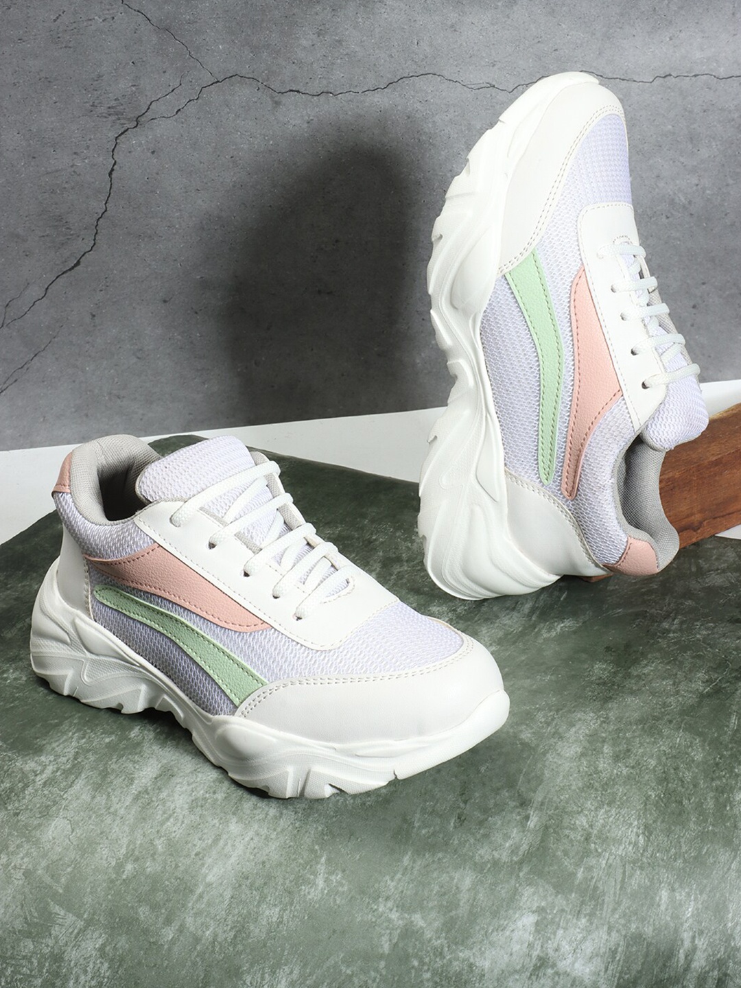 

The Roadster Lifestyle Co. Women Colorblocked Sneakers, White