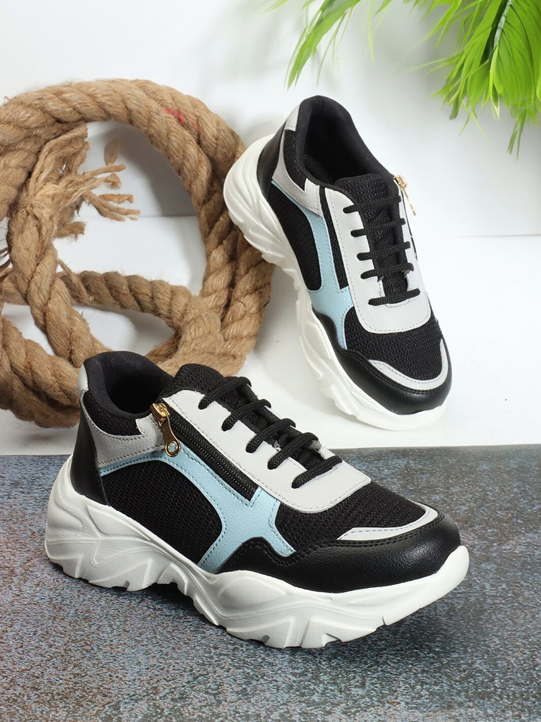 

The Roadster Lifestyle Co. Women Colorblocked Sneakers, Black