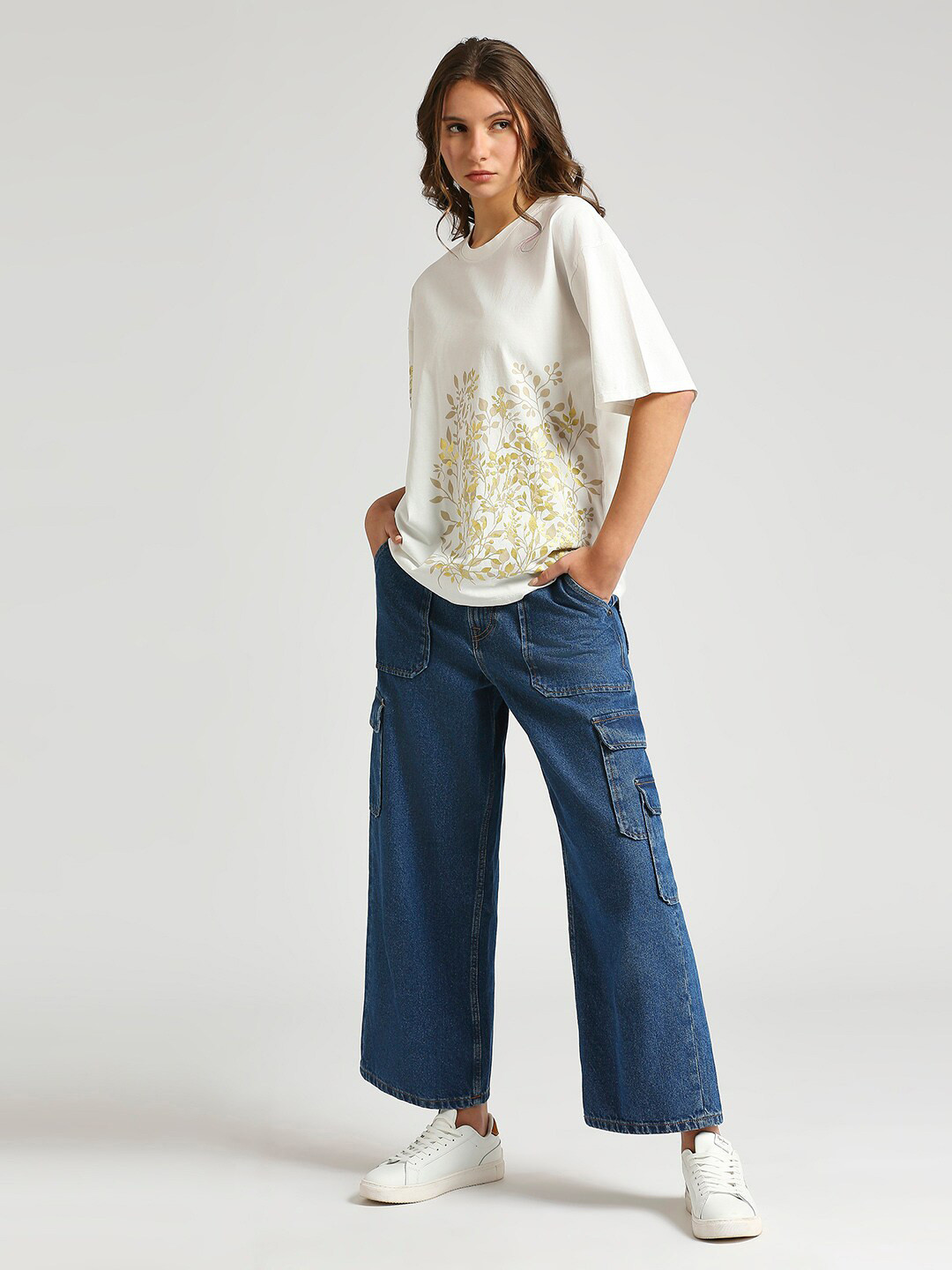

Pepe Jeans Floral Printed Extended Sleeves Pure Cotton Oversize T-shirt, White