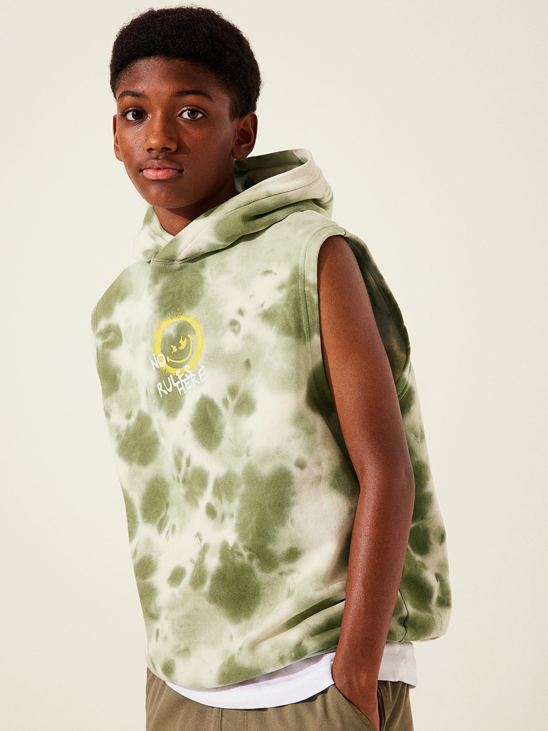 

H&M Boys Sleeveless Hoodie, Green