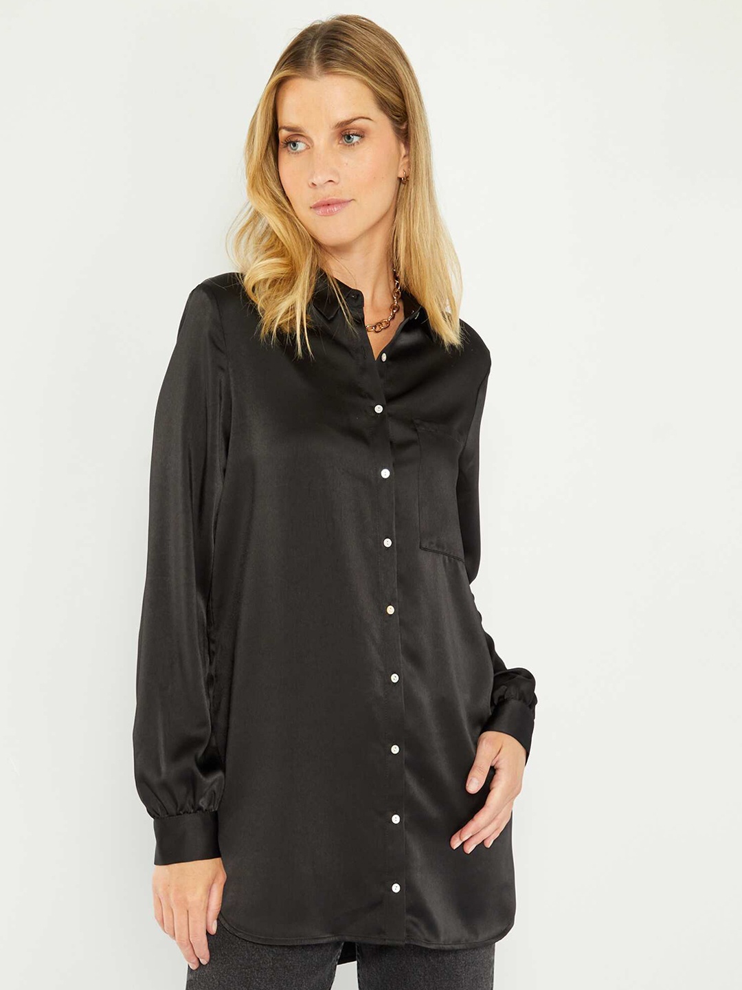 

KIABI Spread Collar Long Sleeves Opaque Casual Shirt, Black