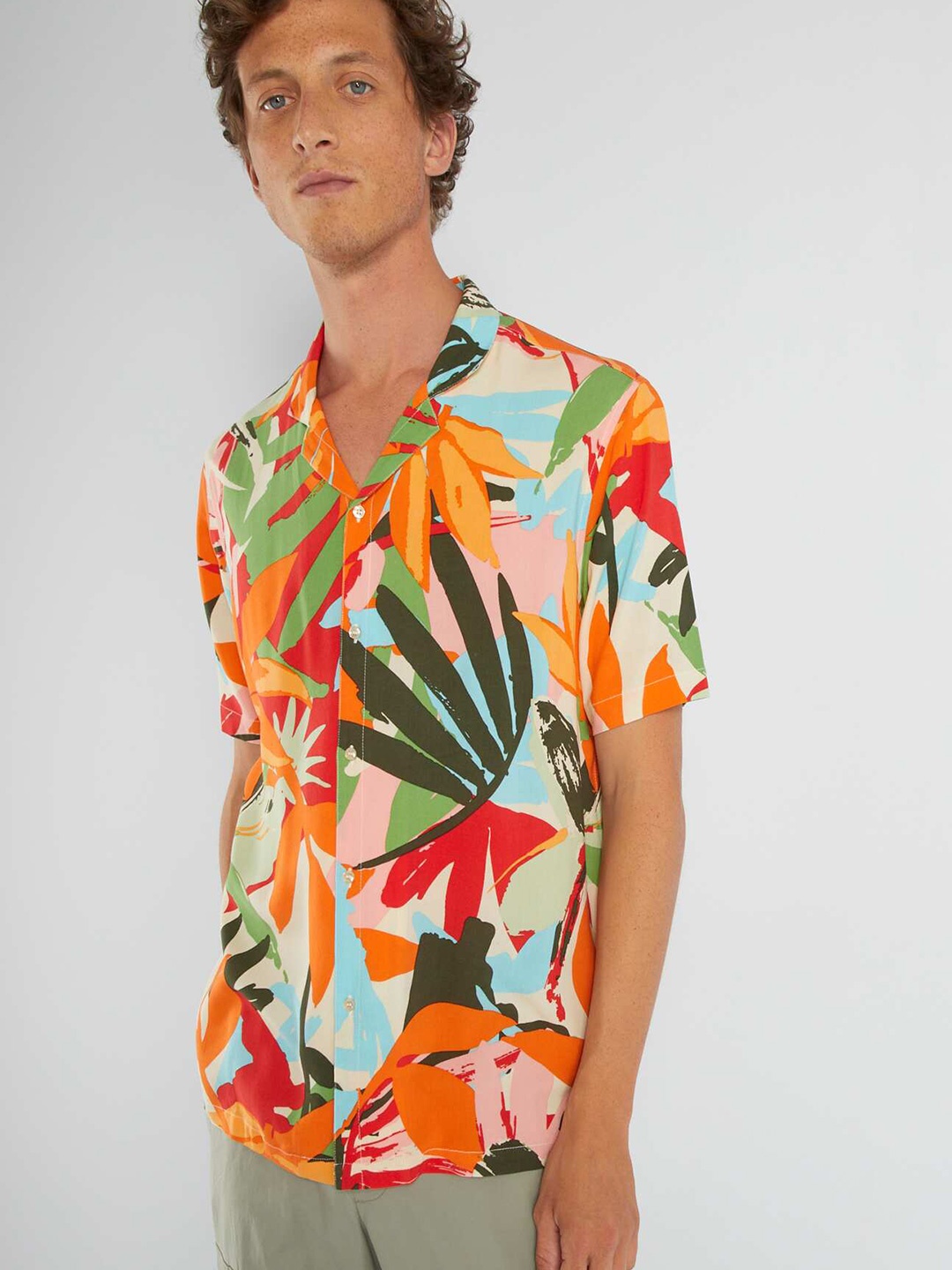 

KIABI Floral Printed Spread Collar Opaque Casual Shirt, Multi