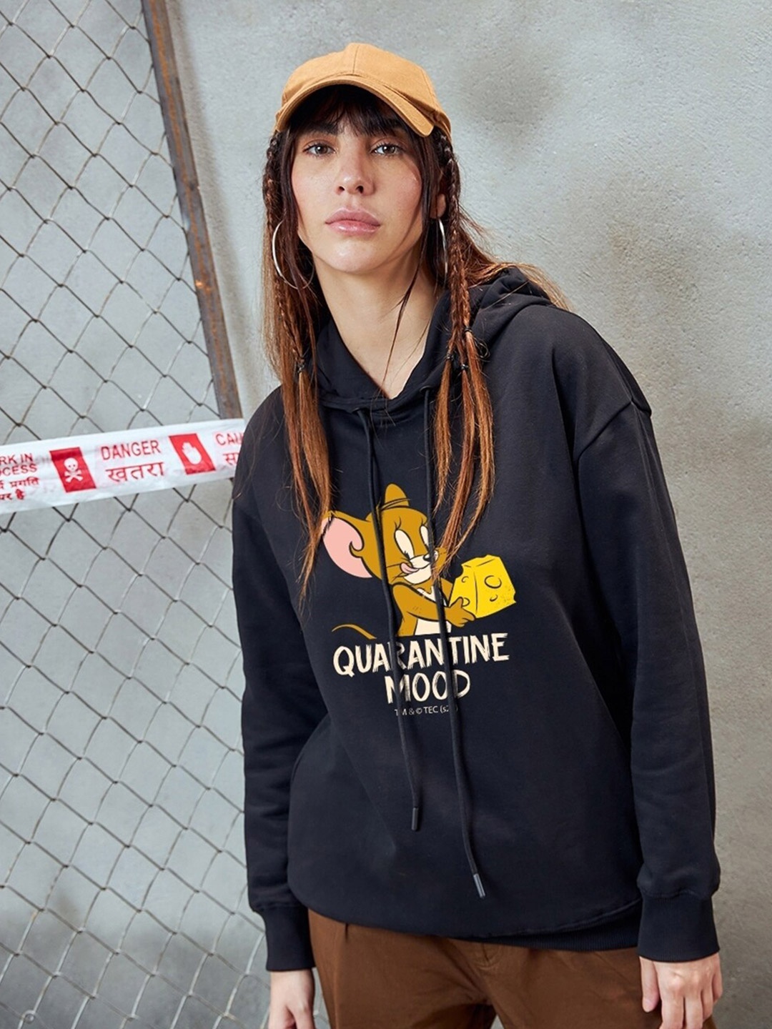 

Bewakoof Heavy Duty 1.0 Women Tom & Jerry Graphic Printed Oversized Hoodies, Black