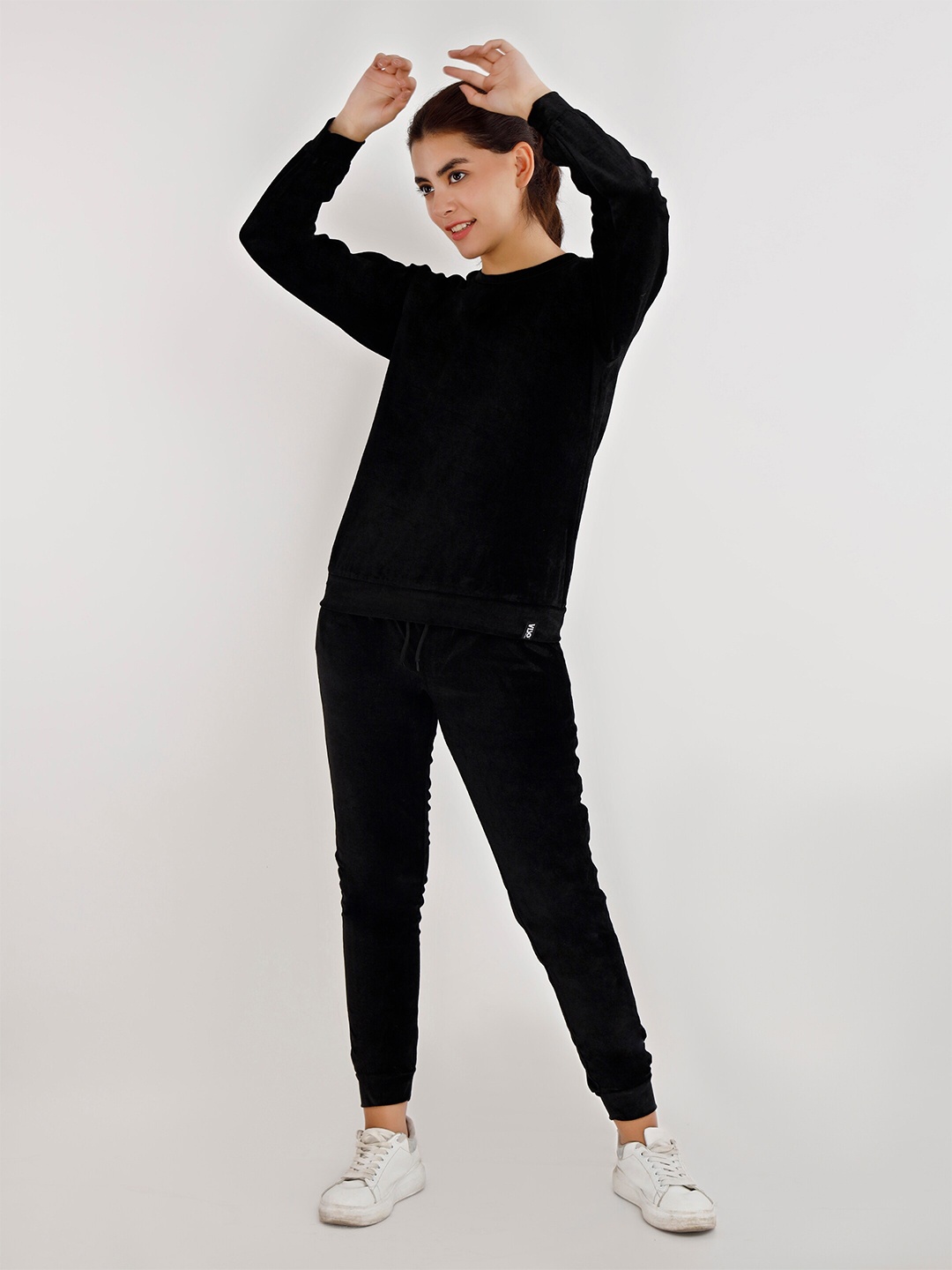 

VISO Round Neck Velvet Tracksuit, Black