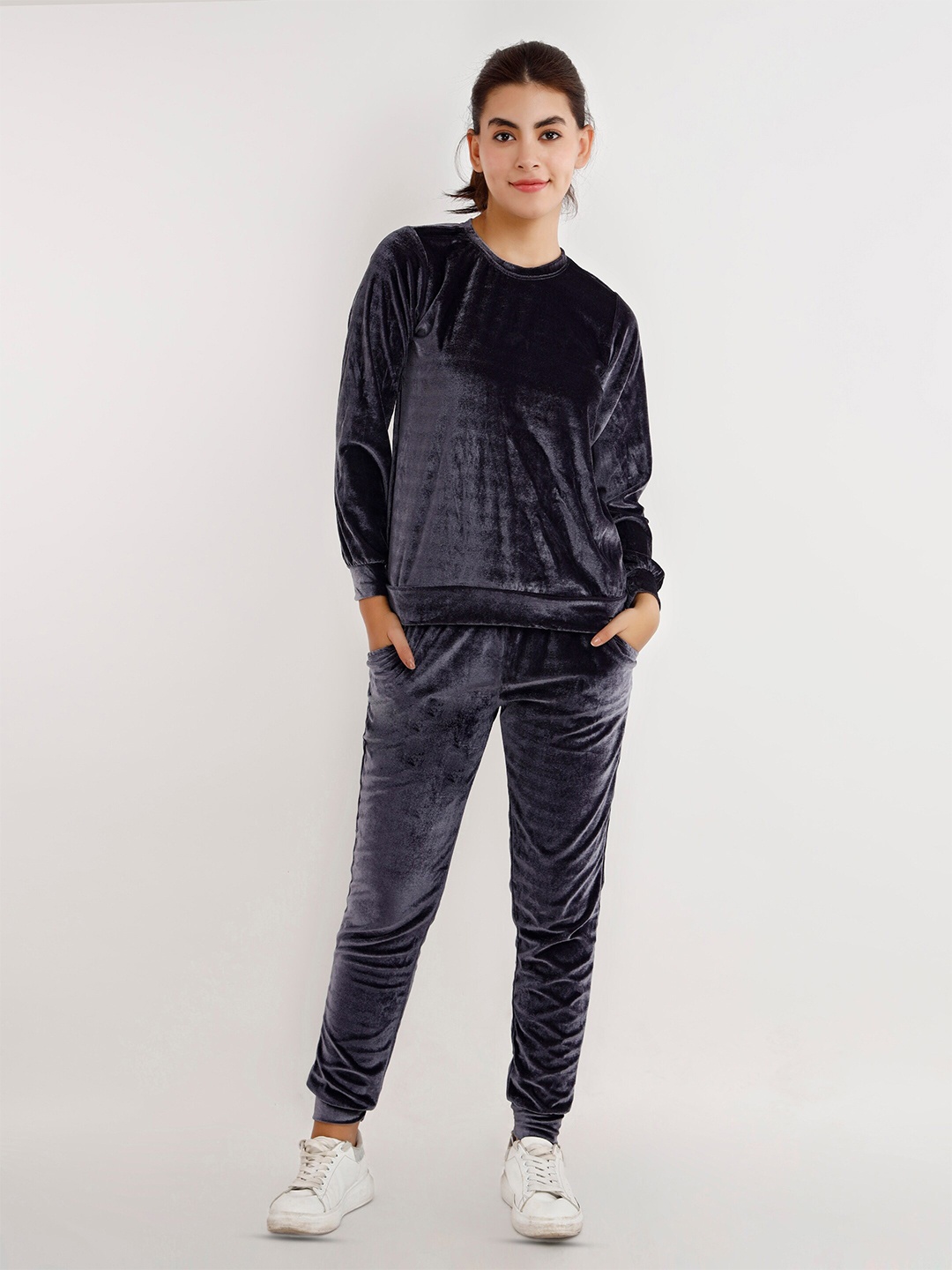 

VISO Round Neck Velvet Tracksuit, Grey