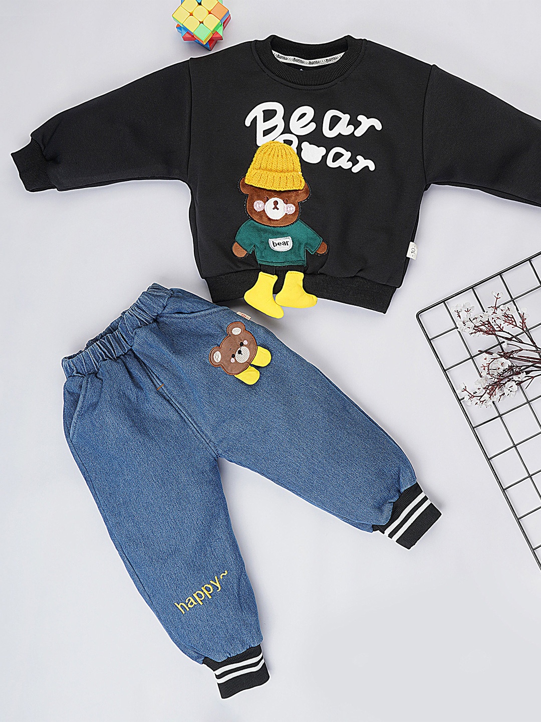 

FOURFOLDS Boys Printed Sweatshirt With Pajama, Black