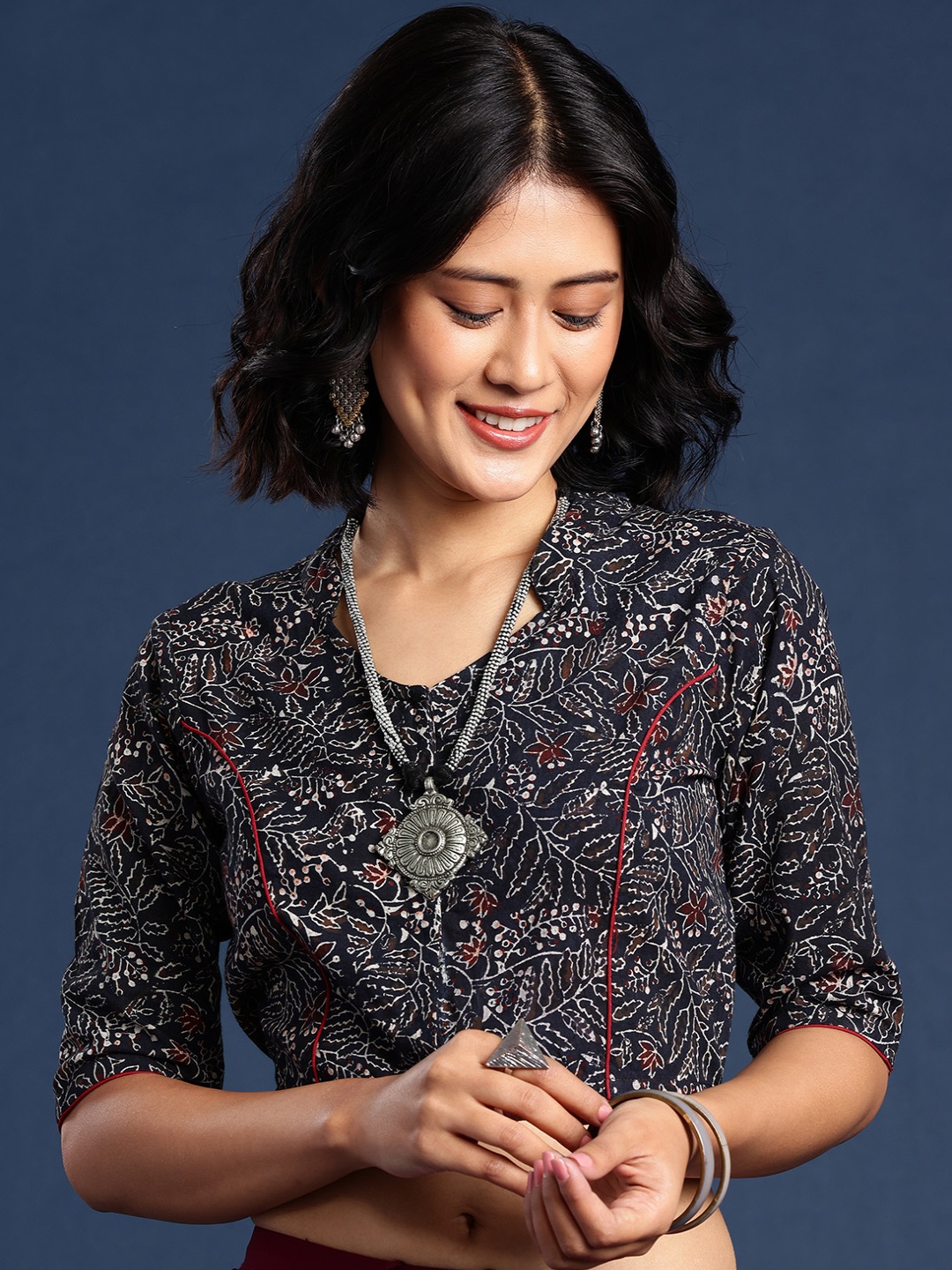 

Taavi Hand Block Printed Cotton Non Paded Saree Blouse, Black