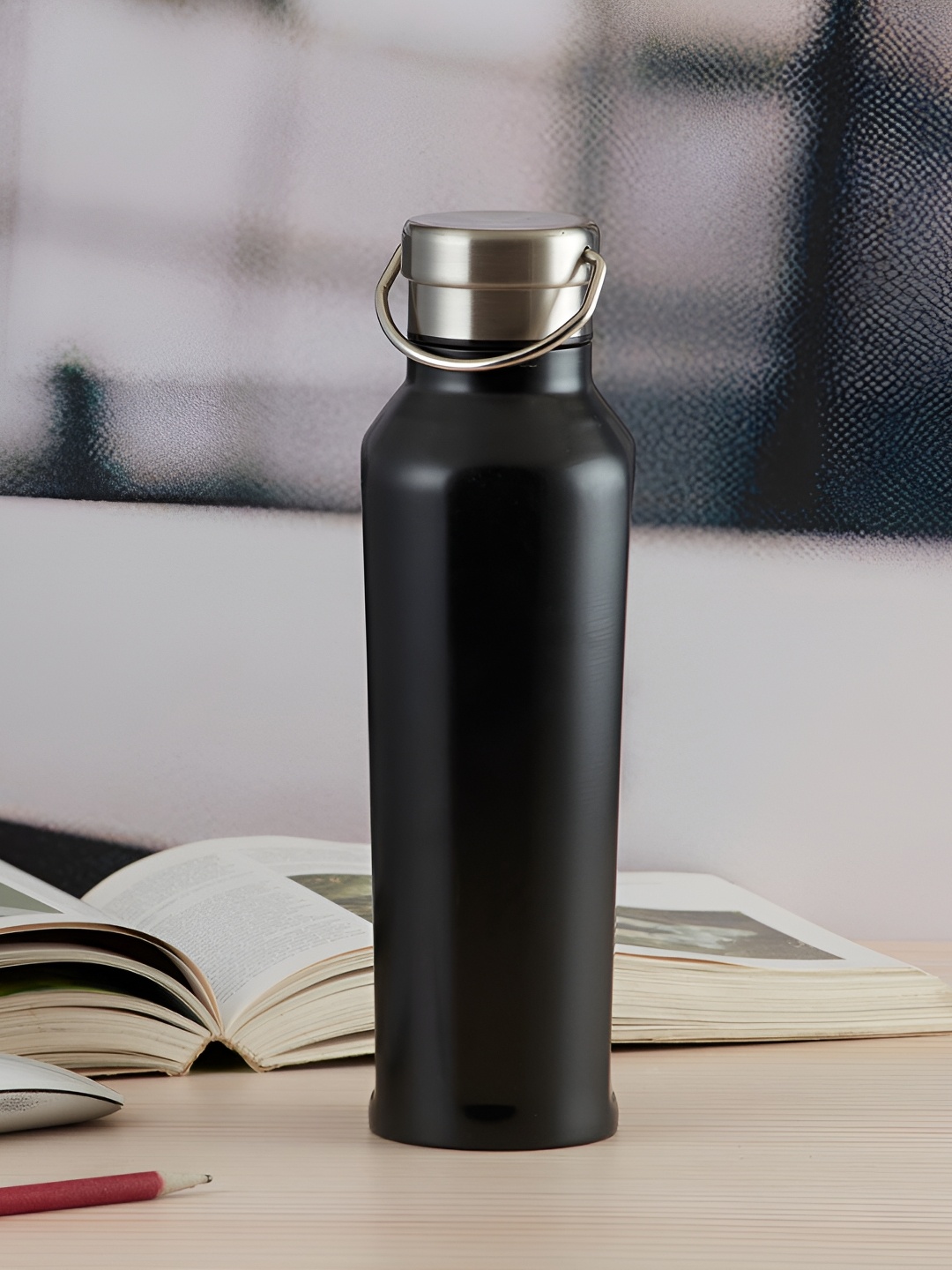 

Kookee Black & Silver Toned Double Wall Vacuum Stainless Steel Water Bottle 500 ml
