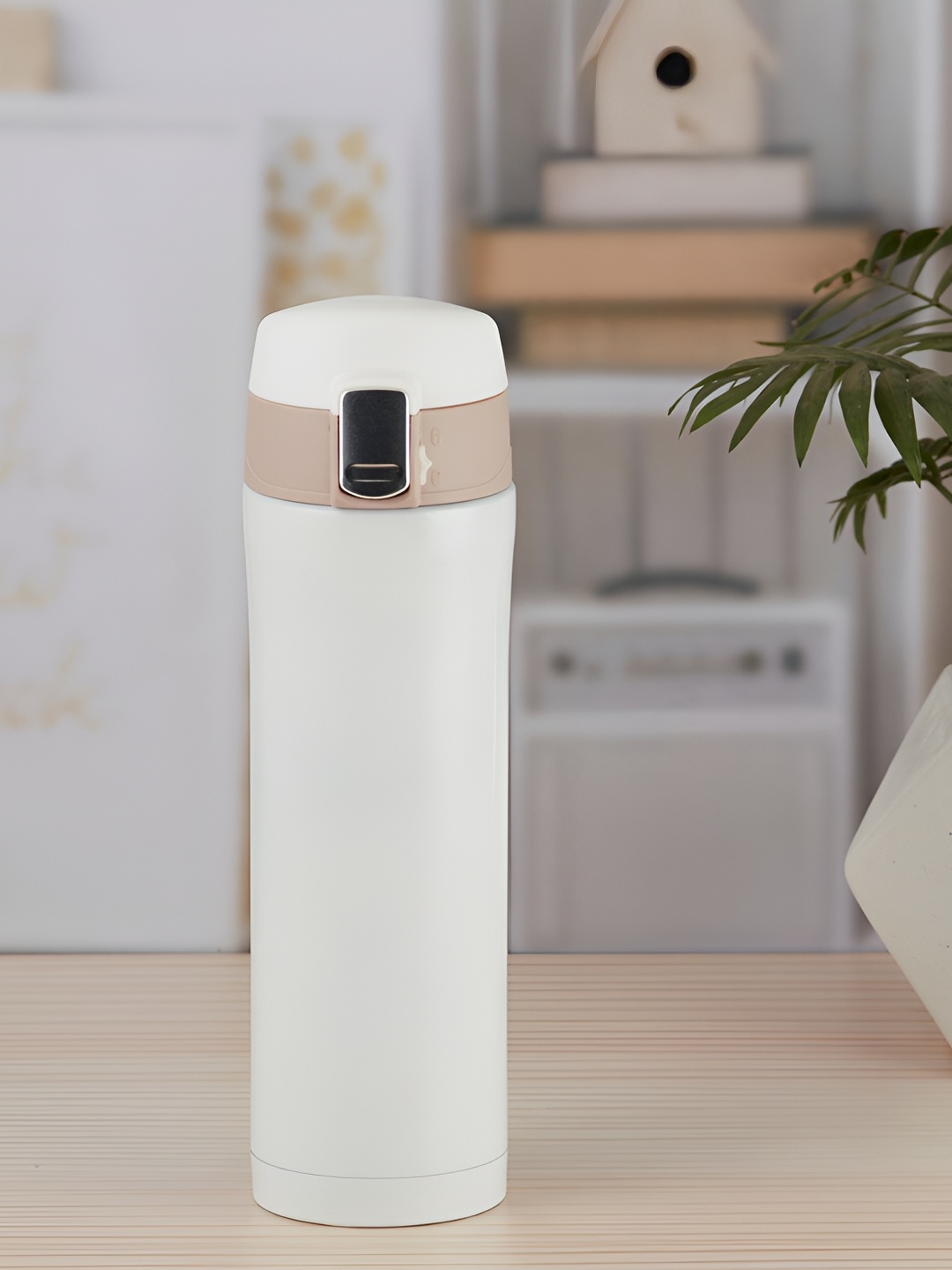 

Kookee White & Beige Stainless Steel Vacuum Insulated Water Bottle 500 ml