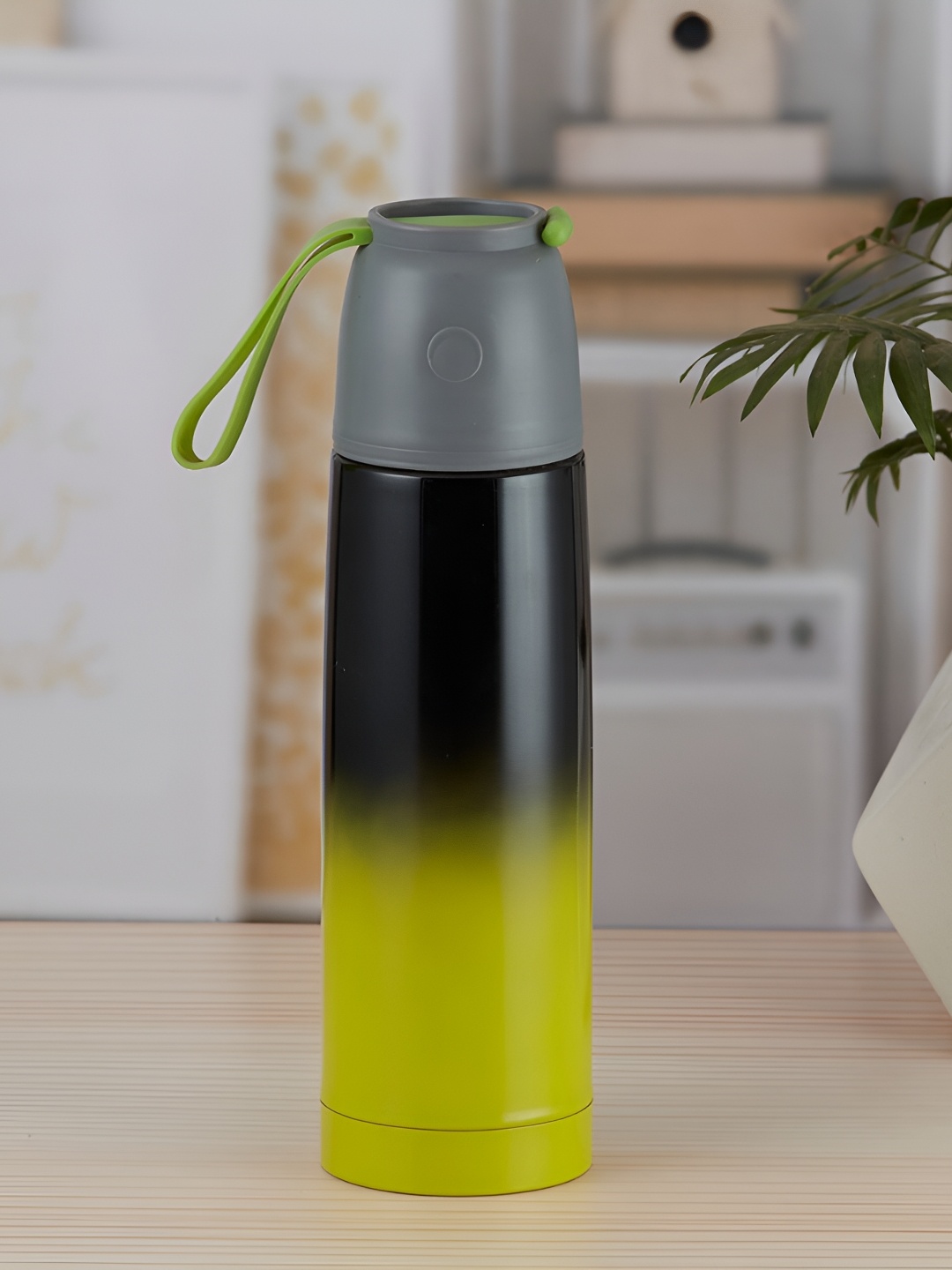 

Kookee Black & Yellow Printed Single Stainless Steel Vacuum Insulated Water Bottle 500 ml