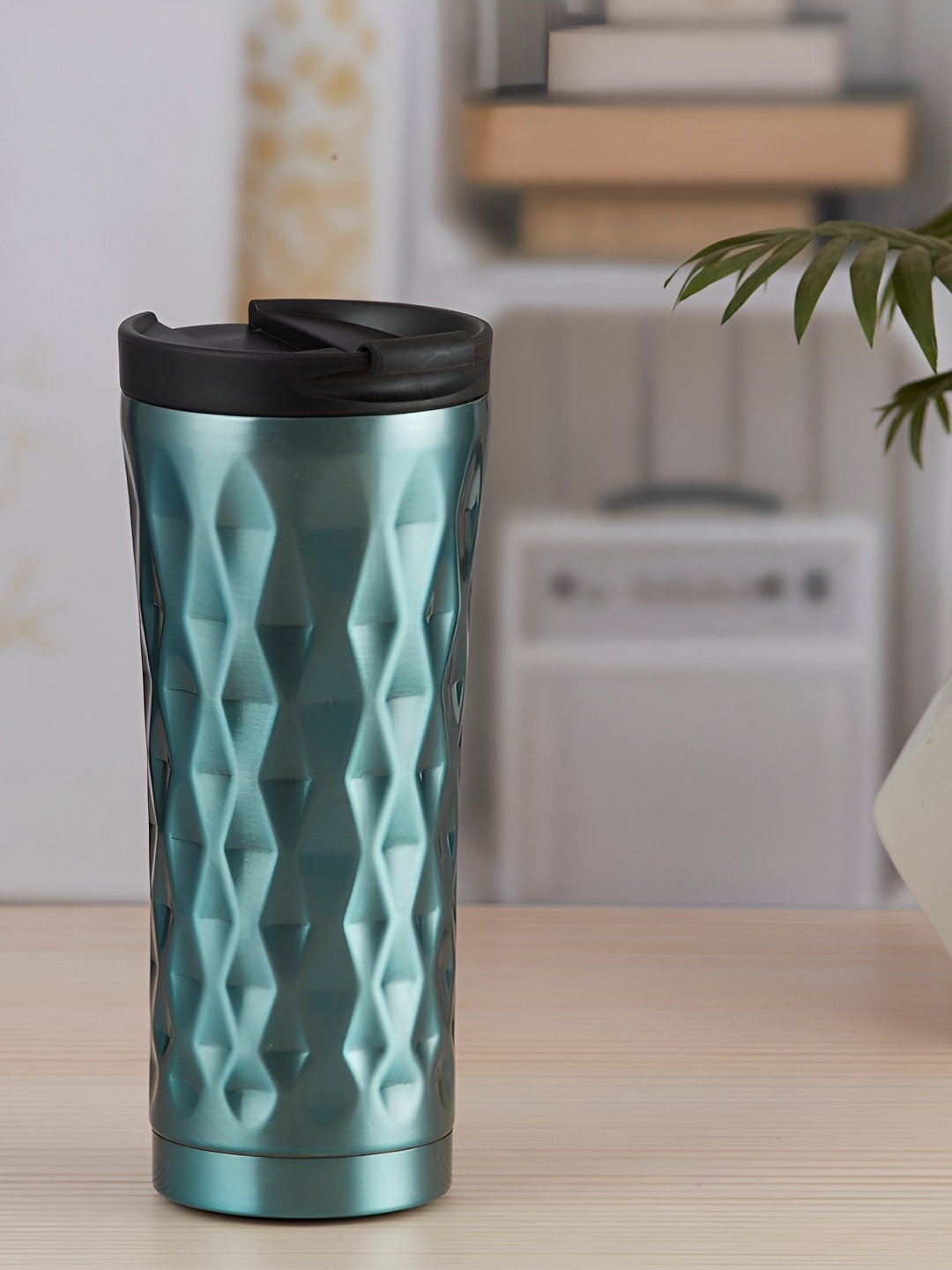 

Kookee Blue & Black Textured Double Wall Vacuum Stainless Steel Shaker Water Bottle 500 ml