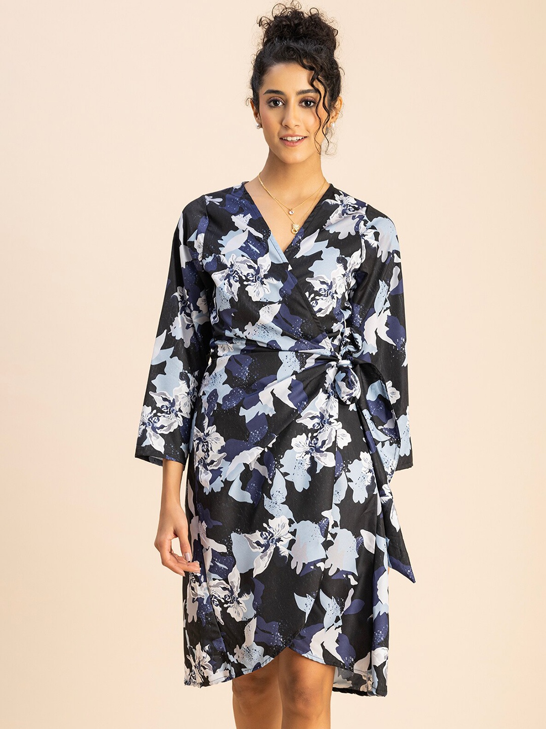 

Moomaya V Neck Floral Print Crepe Wrap Dress with Belt, Black