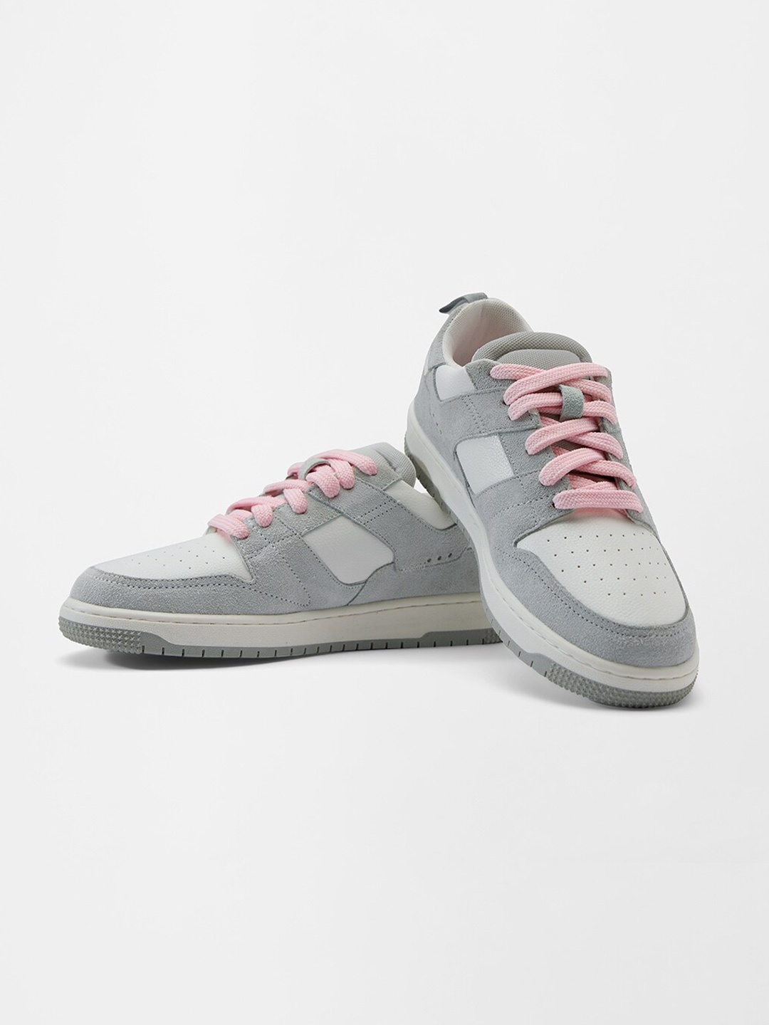 

The Souled Store Men Colourblocked Lightweight Sneakers, Grey